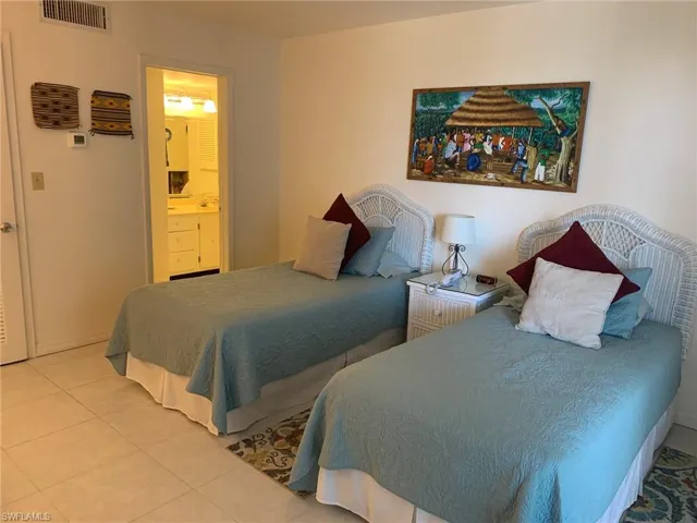 3443  Gulf Shore N BLVD, Naples, FL 34103