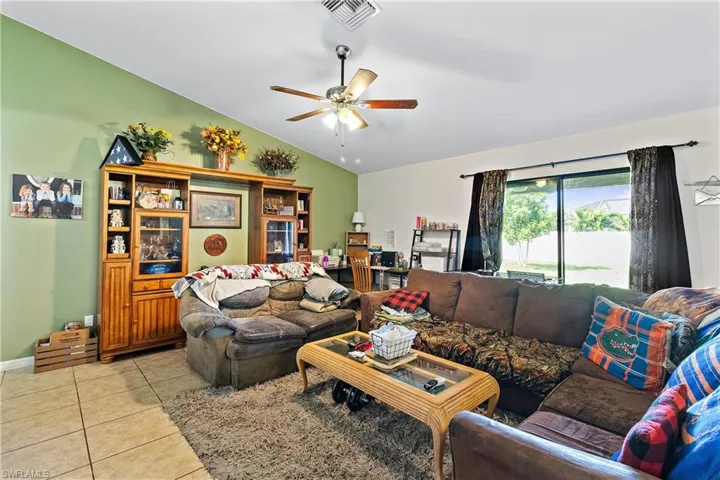 1626 Sw 9th Pl, Cape Coral Fl 33991