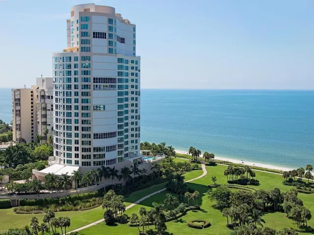 4255 Gulf Shore Blvd N 107, Naples, Florida 34103