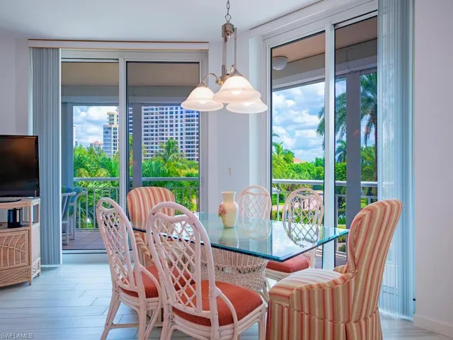 4255 Gulf Shore Blvd N 107, Naples, Florida 34103