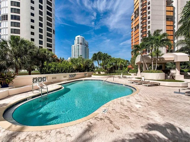4255 Gulf Shore Blvd N 107, Naples, Florida 34103