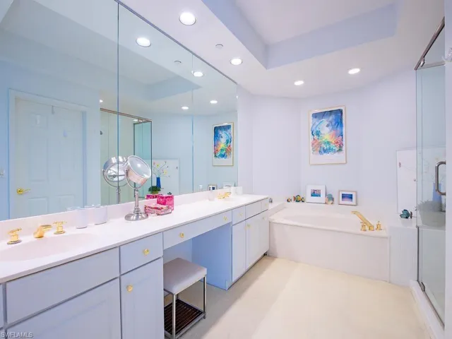 4255 Gulf Shore Blvd N 107, Naples, Florida 34103