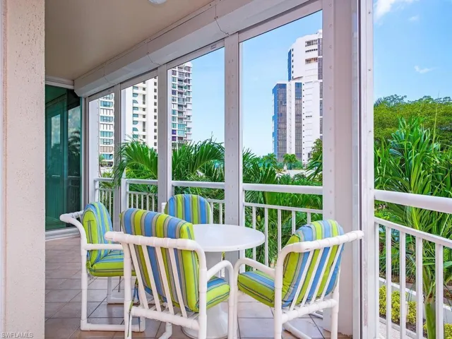 4255 Gulf Shore Blvd N 107, Naples, Florida 34103