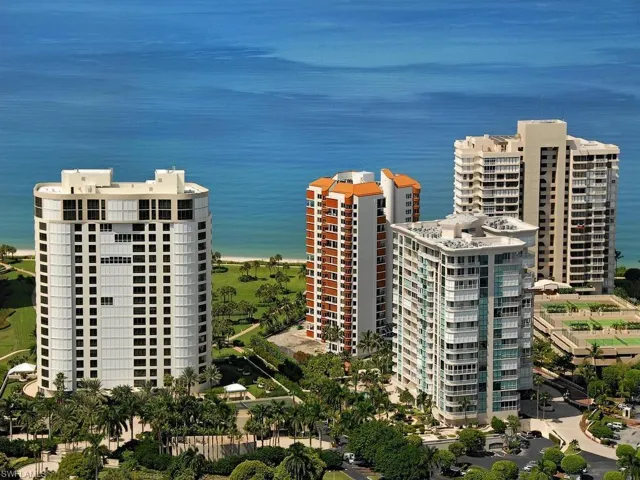 4255 Gulf Shore Blvd N 107, Naples, Florida 34103