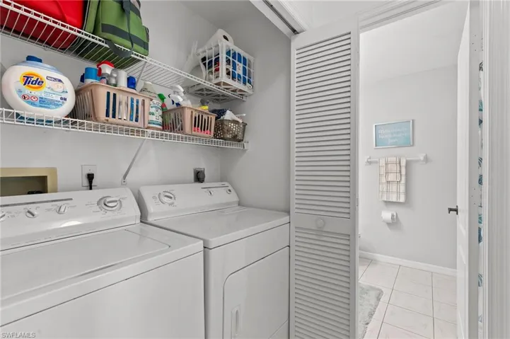10170  Regent  CIR, Naples, FL 34109