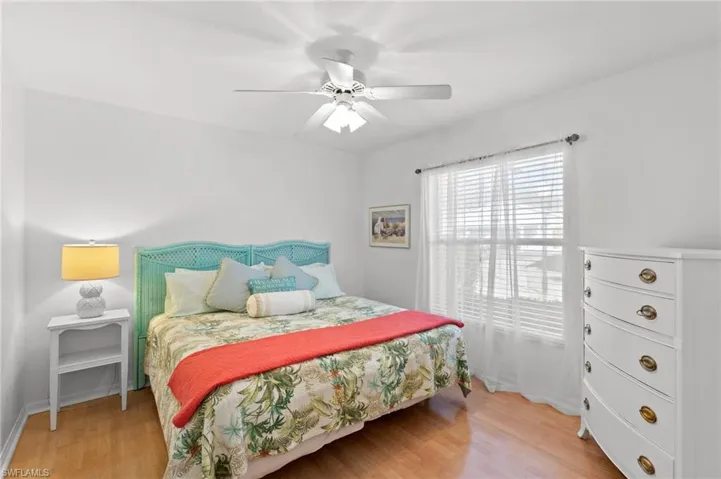 10170  Regent  CIR, Naples, FL 34109