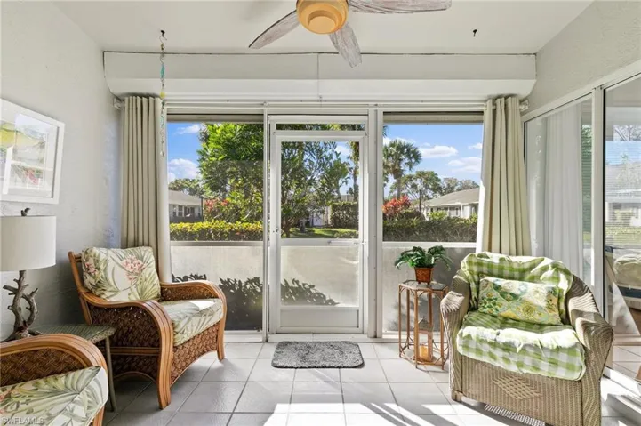 10170  Regent  CIR, Naples, FL 34109