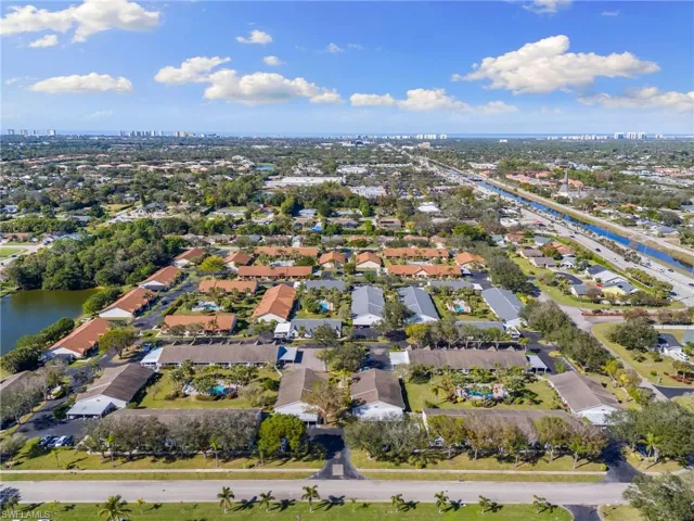 10170  Regent  CIR, Naples, FL 34109