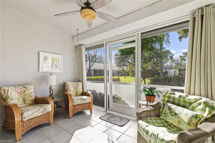 10170  Regent  CIR, Naples, FL 34109