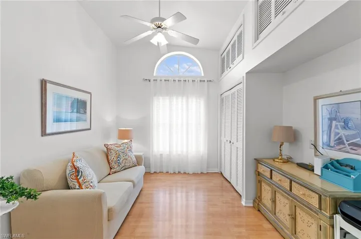 10170  Regent  CIR, Naples, FL 34109
