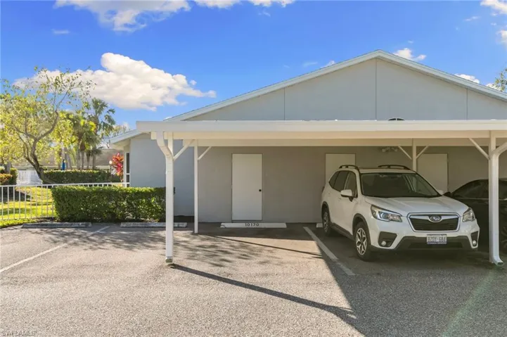 10170  Regent  CIR, Naples, FL 34109