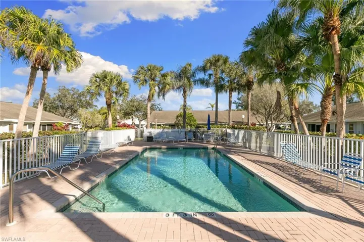10170  Regent  CIR, Naples, FL 34109