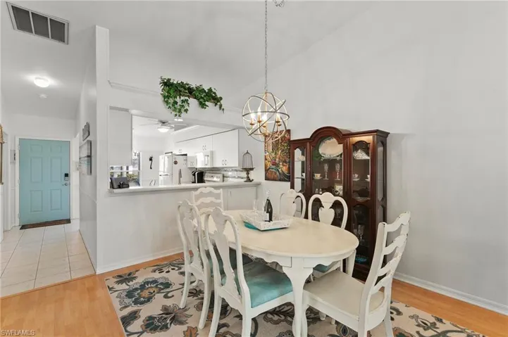 10170  Regent  CIR, Naples, FL 34109