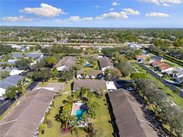 10170  Regent  CIR, Naples, FL 34109