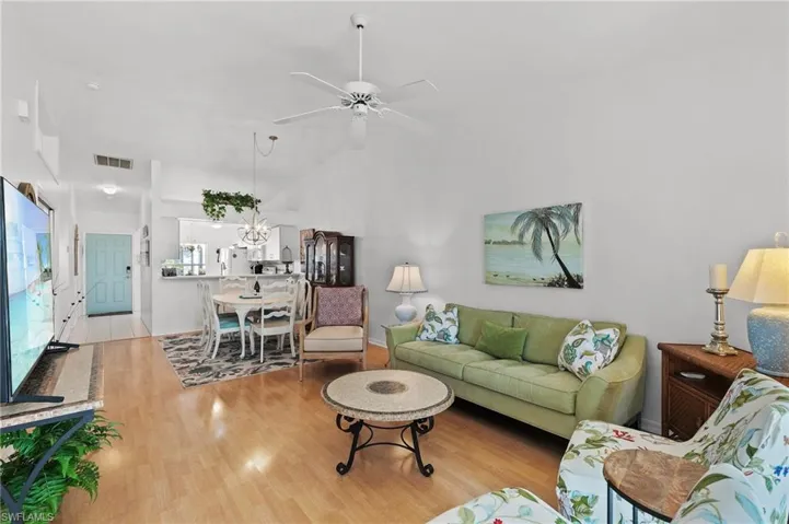 10170  Regent  CIR, Naples, FL 34109
