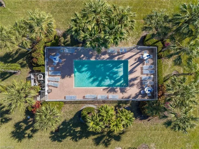 10170  Regent  CIR, Naples, FL 34109