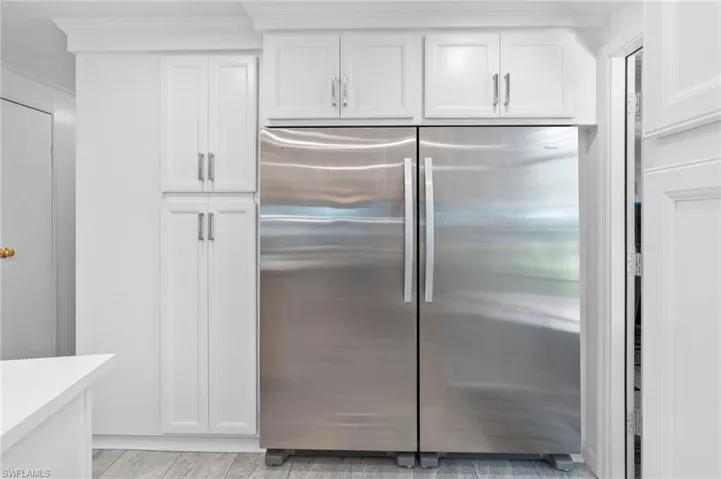 EXTRA LARGE refrigerator
