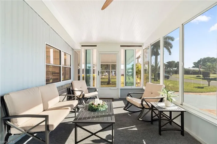 Sunroom with ceiling fan