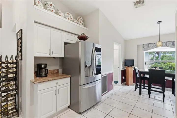 1768 Royal Cir 1402, Naples, Florida 34112
