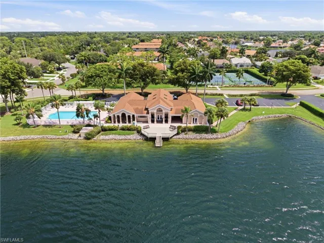 1768 Royal Cir 1402, Naples, Florida 34112