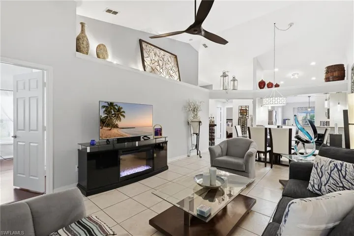 1768 Royal Cir 1402, Naples, Florida 34112