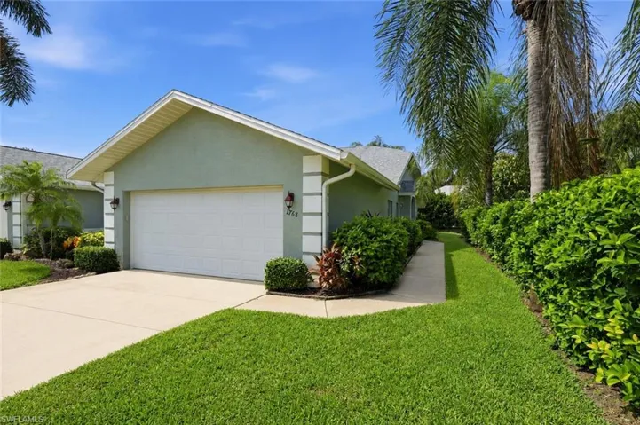 1768 Royal Cir 1402, Naples, Florida 34112