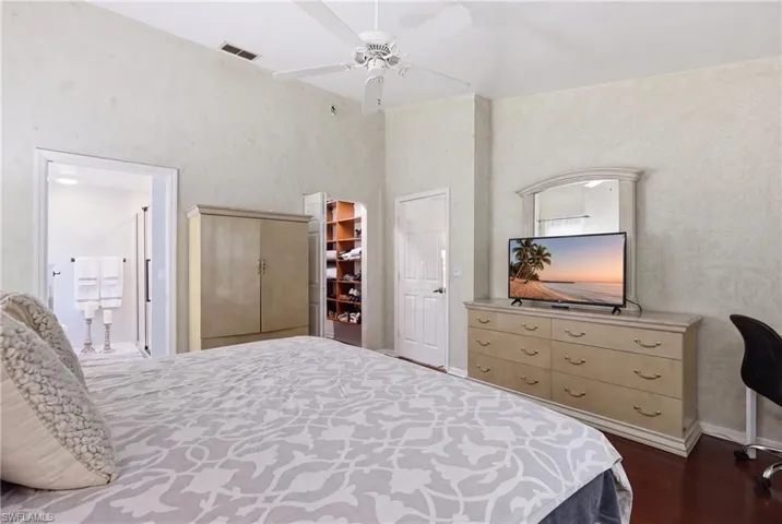 1768 Royal Cir 1402, Naples, Florida 34112