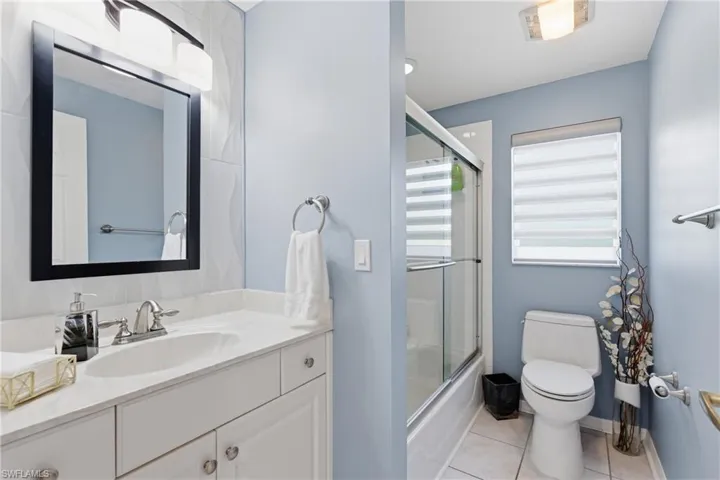 1768 Royal Cir 1402, Naples, Florida 34112