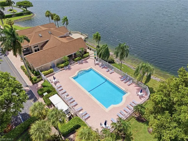 1768 Royal Cir 1402, Naples, Florida 34112