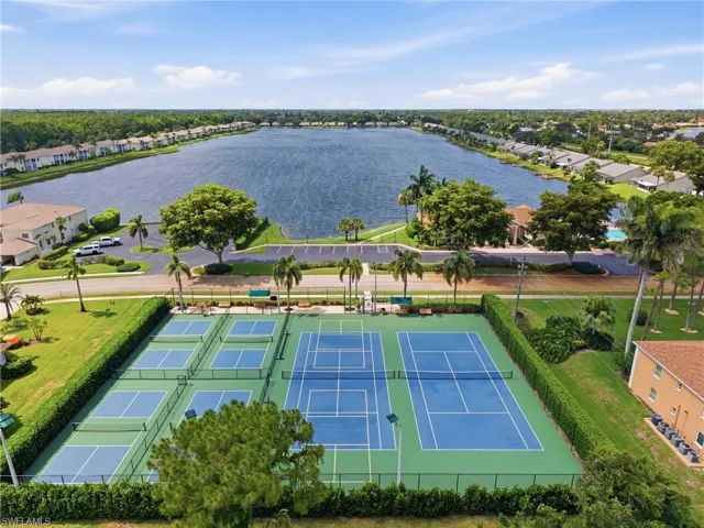 1768 Royal Cir 1402, Naples, Florida 34112