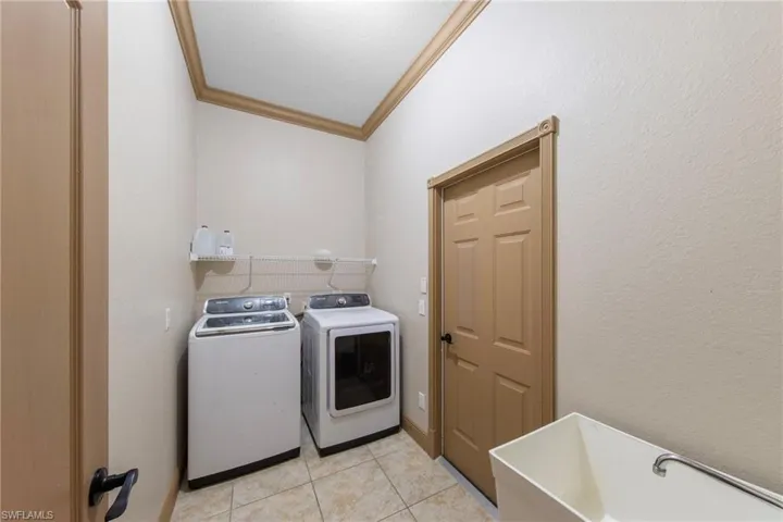 2537 Deerfield Lake Ct, Cape Coral, Florida 33909
