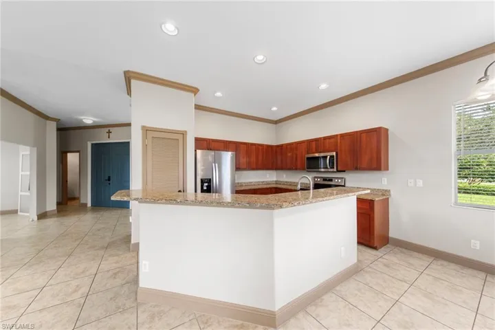 2537 Deerfield Lake Ct, Cape Coral, Florida 33909