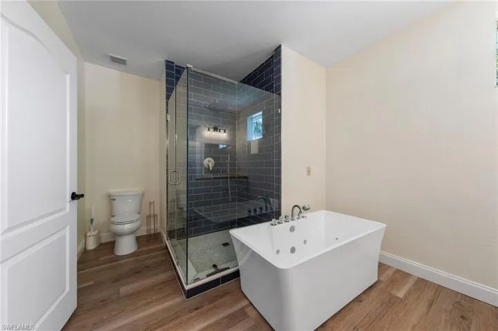 2537 Deerfield Lake Ct, Cape Coral, Florida 33909