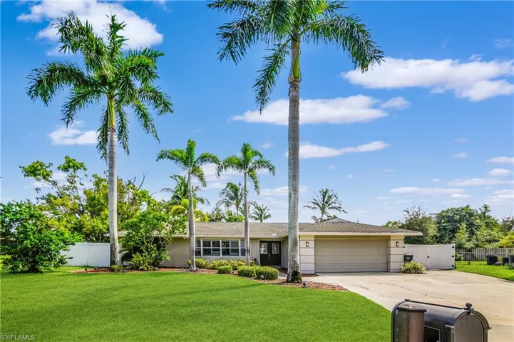 1687 N Flossmoor Rd, Fort Myers, Florida 33919