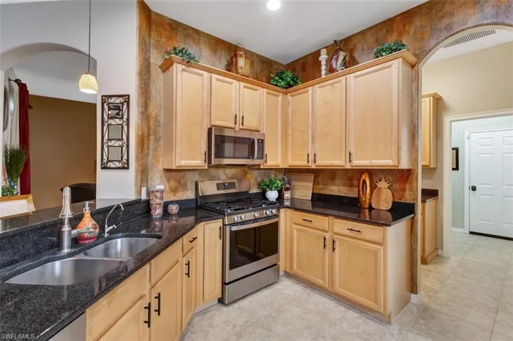 12911  Timber Ridge  DR, Fort Myers, FL 33913