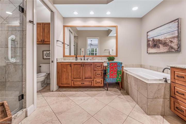 780  Bentwater  CIR, Naples, FL 34108