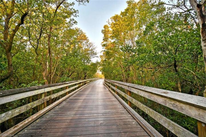 780  Bentwater  CIR, Naples, FL 34108