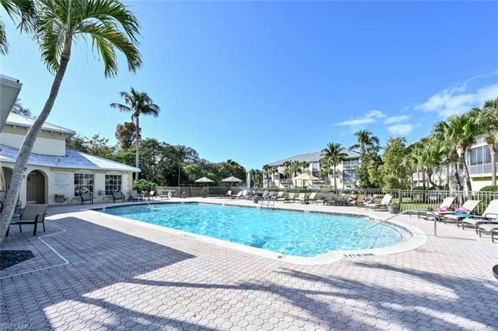 780  Bentwater  CIR, Naples, FL 34108