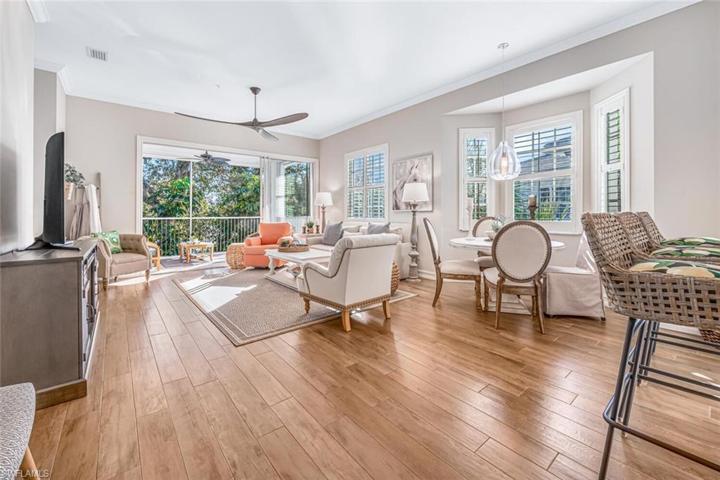 780  Bentwater  CIR, Naples, FL 34108