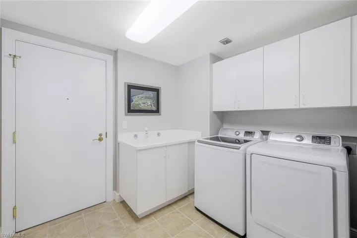 1060  Borghese  LN, Naples, FL 34114