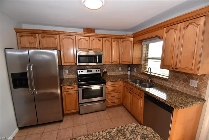 712 102nd Ave N, Naples, Florida 34108