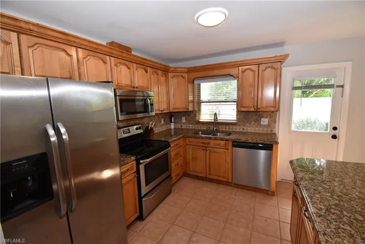 712 102nd Ave N, Naples, Florida 34108