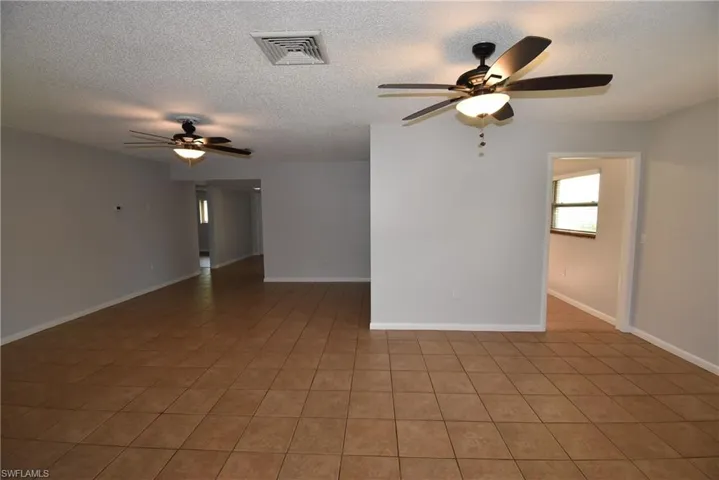 712 102nd Ave N, Naples, Florida 34108