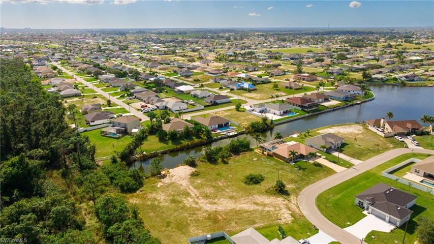 1202 NW 2nd  TER, CAPE CORAL, FL 33993