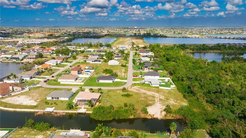 1202 NW 2nd  TER, CAPE CORAL, FL 33993