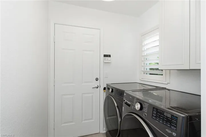 6988 Burnt Sienna Cir, Naples, Florida 34109