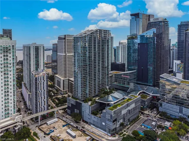 68 SE 6TH  ST, Miami, FL 33131