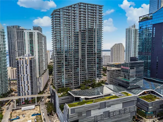 68 SE 6TH  ST, Miami, FL 33131