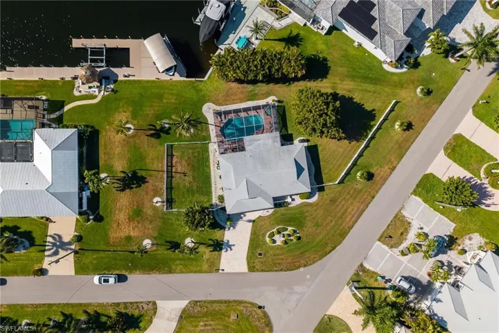 2025 SE 39th  ST, Cape Coral, FL 33904