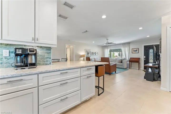2025 SE 39th  ST, Cape Coral, FL 33904